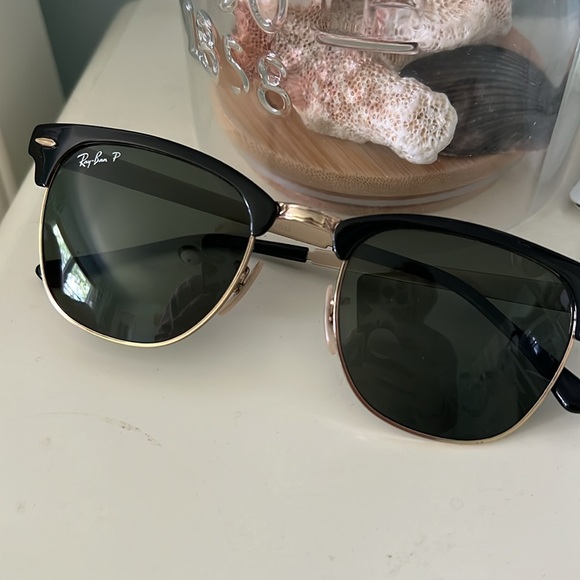 Classic RayBans - Picture 2 of 3